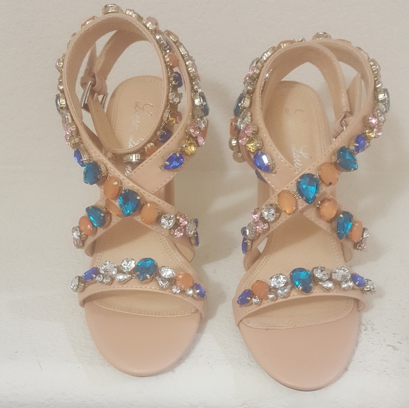 Shoes - Picture 2 of 3